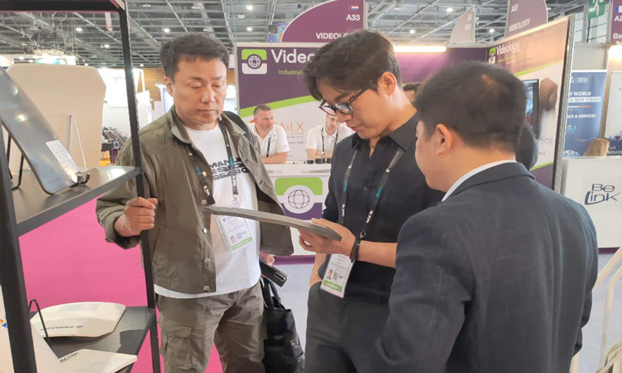 湖南pg电子模拟器携最新防弹产品亮相法国欧洲国际防务展